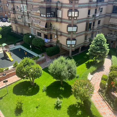 Piso Junto Palacio Congresos Y Metro, Centrico Con Piscina *