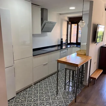 Piso Junto Palacio Congresos Y Metro, Centrico Con Piscina Apartment