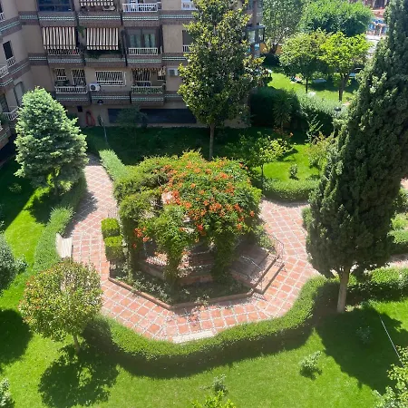 Apartment Piso Junto Palacio Congresos Y Metro, Centrico Con Piscina *