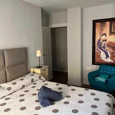 Piso Junto Palacio Congresos Y Metro, Centrico Con Piscina